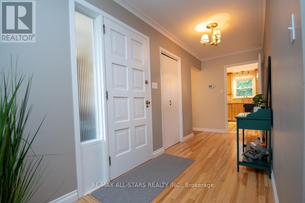 19 Adelaide Street S, Kawartha Lakes, Ontario  K9V 3J4 - Photo 4 - X12449576