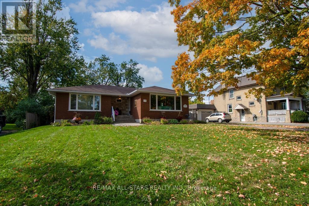 19 Adelaide Street S, Kawartha Lakes, Ontario  K9V 3J4 - Photo 3 - X12449576