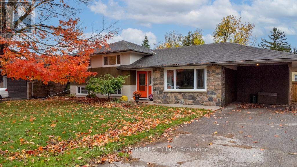 112 ADELAIDE STREET N, Kawartha Lakes, Ontario