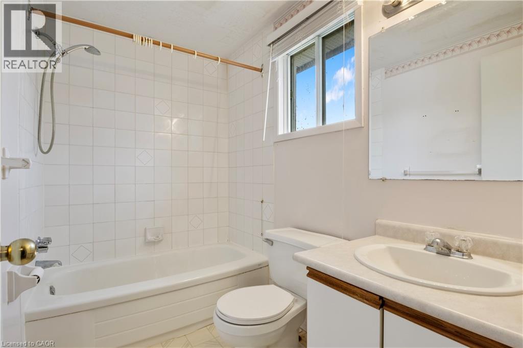 26 Sandalwood Drive, Cambridge, Ontario  N1P 1A8 - Photo 14 - 40782438