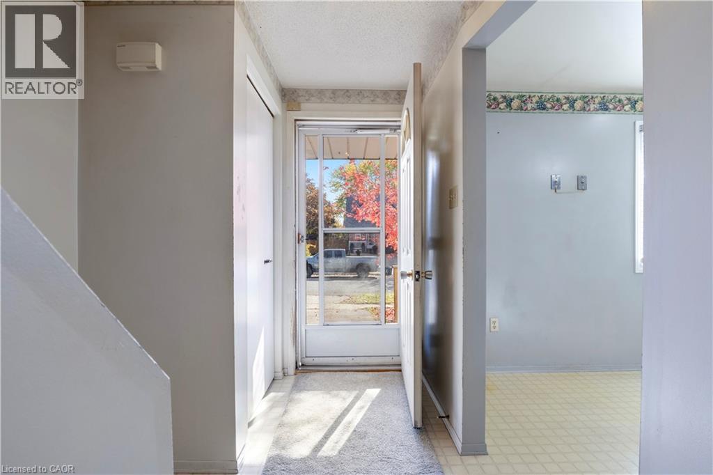 26 Sandalwood Drive, Cambridge, Ontario  N1P 1A8 - Photo 4 - 40782438