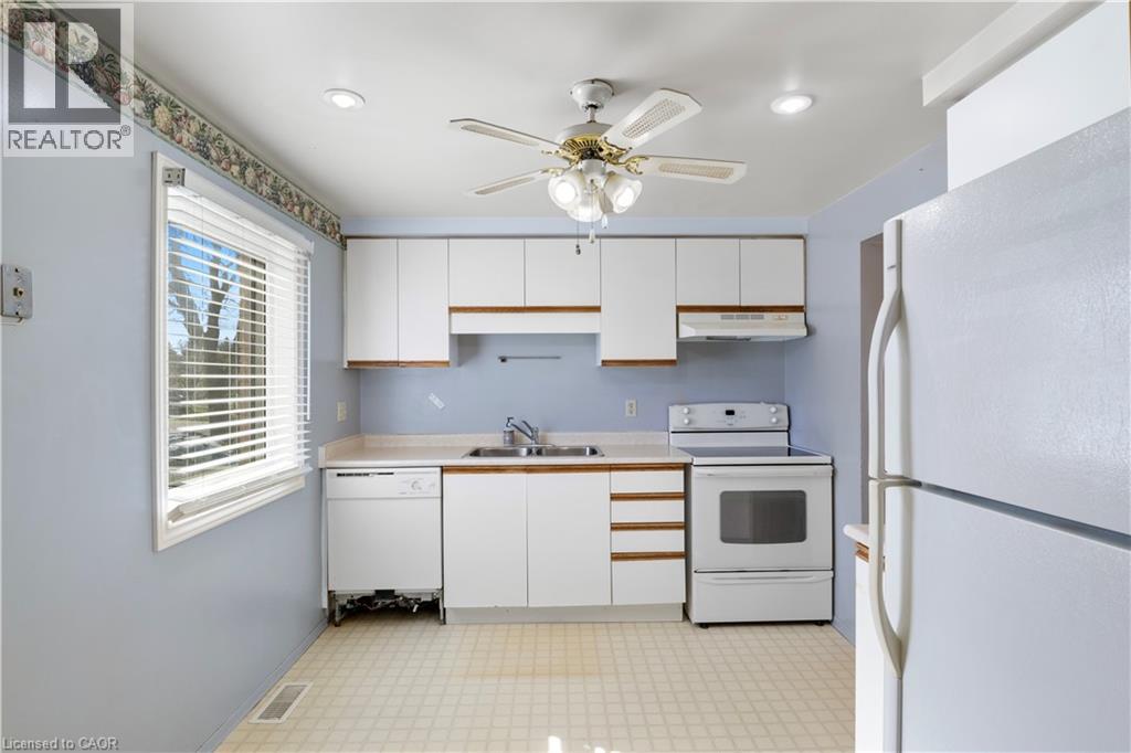 26 Sandalwood Drive, Cambridge, Ontario  N1P 1A8 - Photo 5 - 40782438