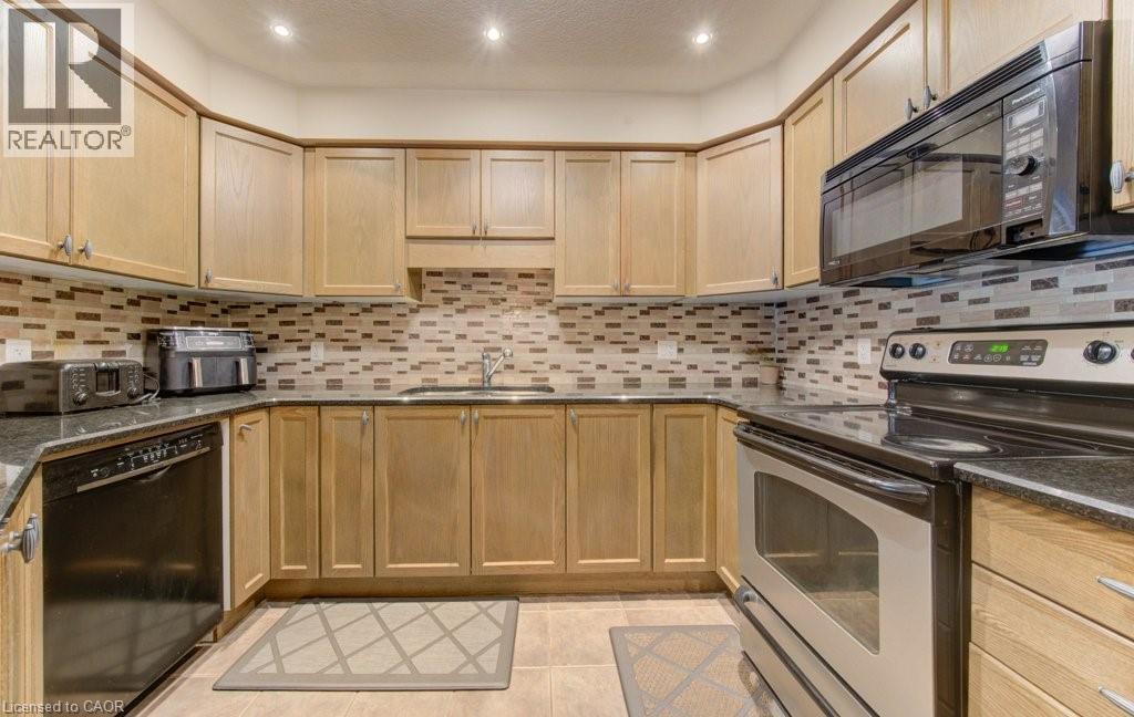 330 Dearborn Boulevard Unit# 7, Waterloo, Ontario  N2J 4Y9 - Photo 11 - 40781871