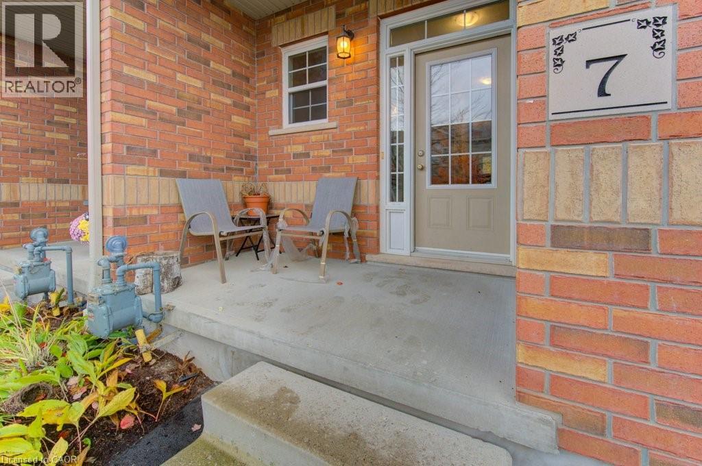 330 Dearborn Boulevard Unit# 7, Waterloo, Ontario  N2J 4Y9 - Photo 4 - 40781871