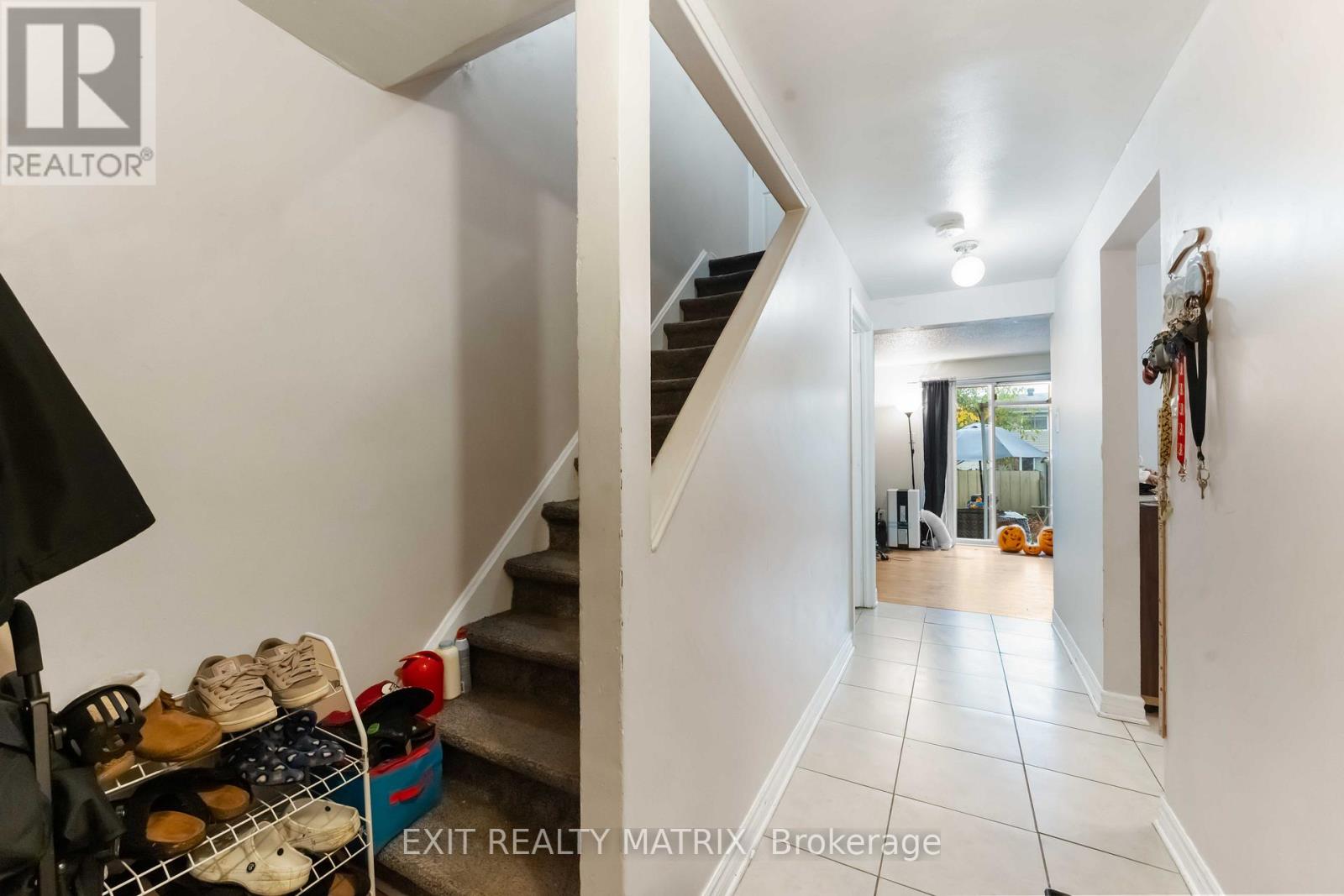 B - 1468 Heatherington Road, Ottawa, Ontario  K1V 6S1 - Photo 4 - X12450789