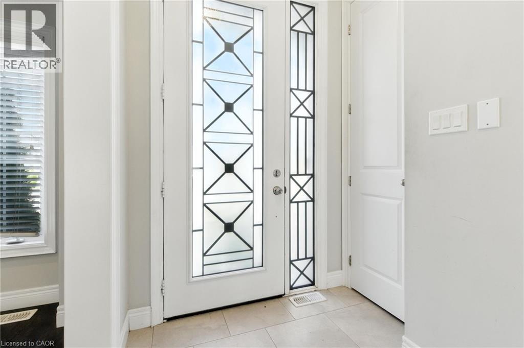 43 Riesling Court, Hamilton, Ontario  L8G 0B4 - Photo 2 - 40774334