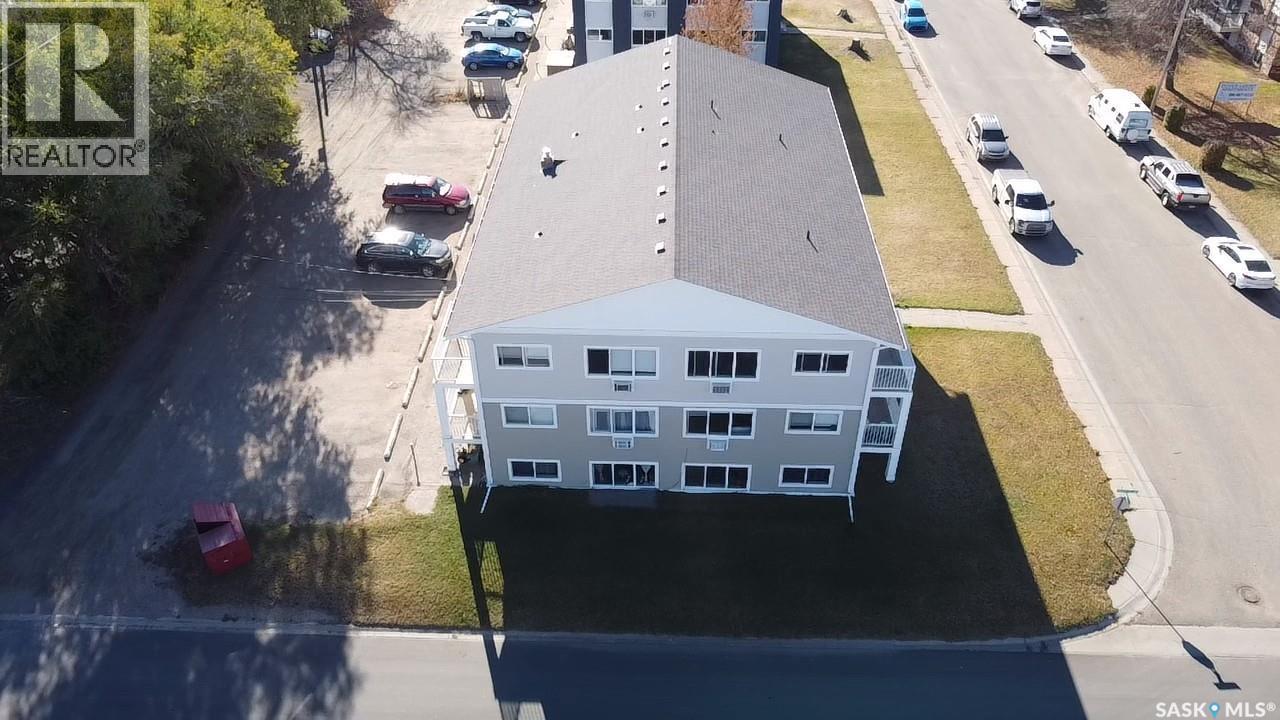 503 Thomson Street, Outlook, Saskatchewan  S0L 2N0 - Photo 3 - SK019878