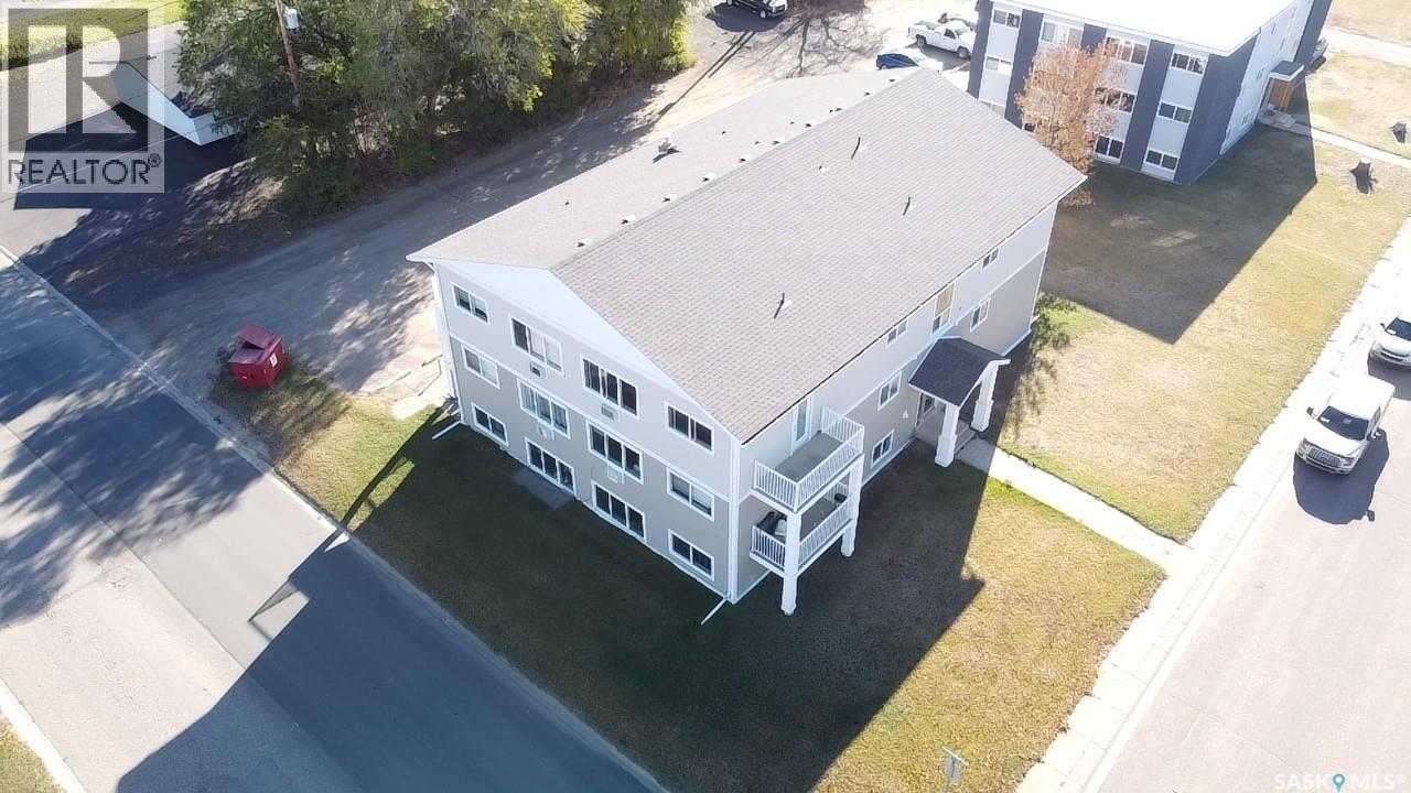 503 Thomson Street, Outlook, Saskatchewan  S0L 2N0 - Photo 2 - SK019878