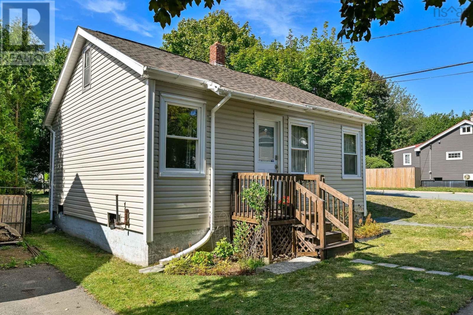 39 Russell Street, Dartmouth, Nova Scotia  B3A 3M7 - Photo 1 - 202522606