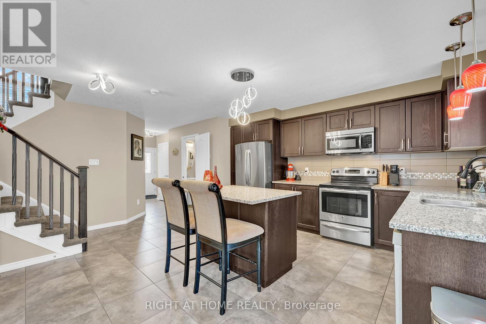 211 Hardcastle Drive, Cambridge, Ontario  N1S 0A8 - Photo 10 - X12484123