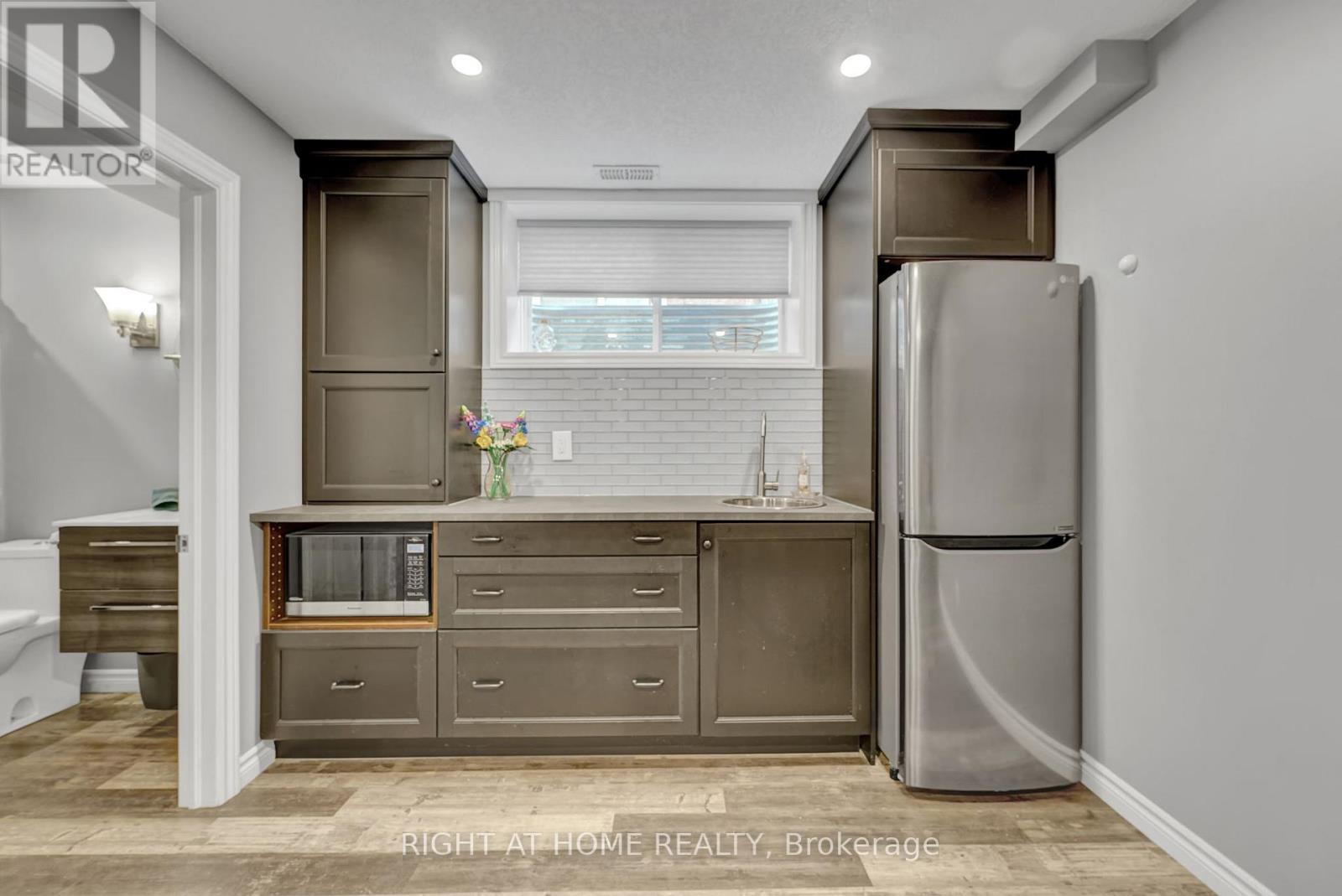 211 Hardcastle Drive, Cambridge, Ontario  N1S 0A8 - Photo 27 - X12484123