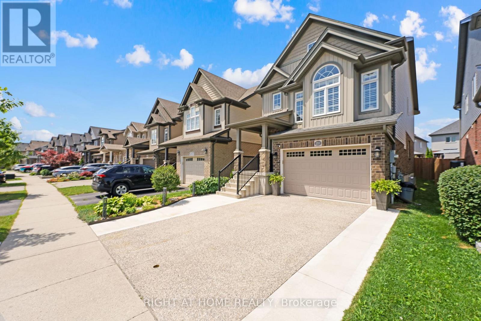 211 Hardcastle Drive, Cambridge, Ontario  N1S 0A8 - Photo 3 - X12484123