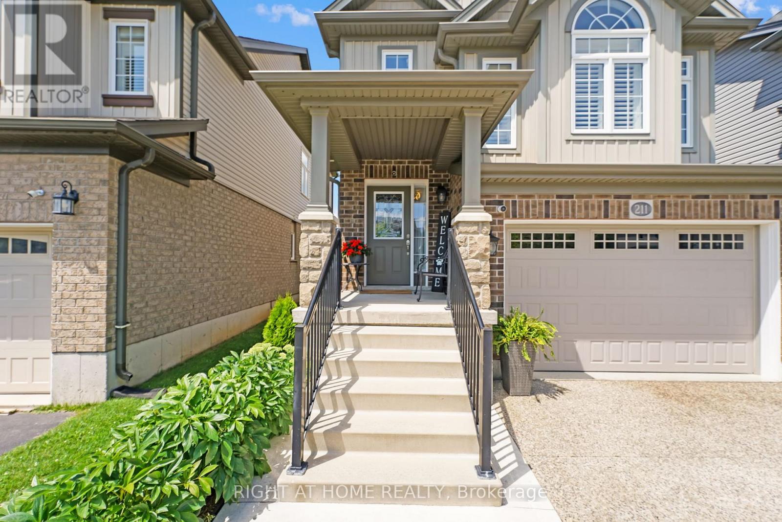 211 Hardcastle Drive, Cambridge, Ontario  N1S 0A8 - Photo 4 - X12484123