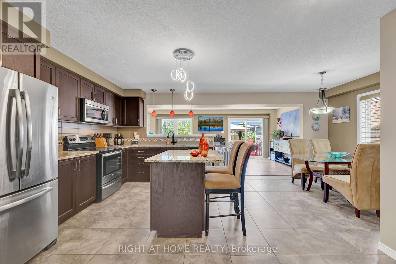 211 Hardcastle Drive, Cambridge, Ontario  N1S 0A8 - Photo 8 - X12484123