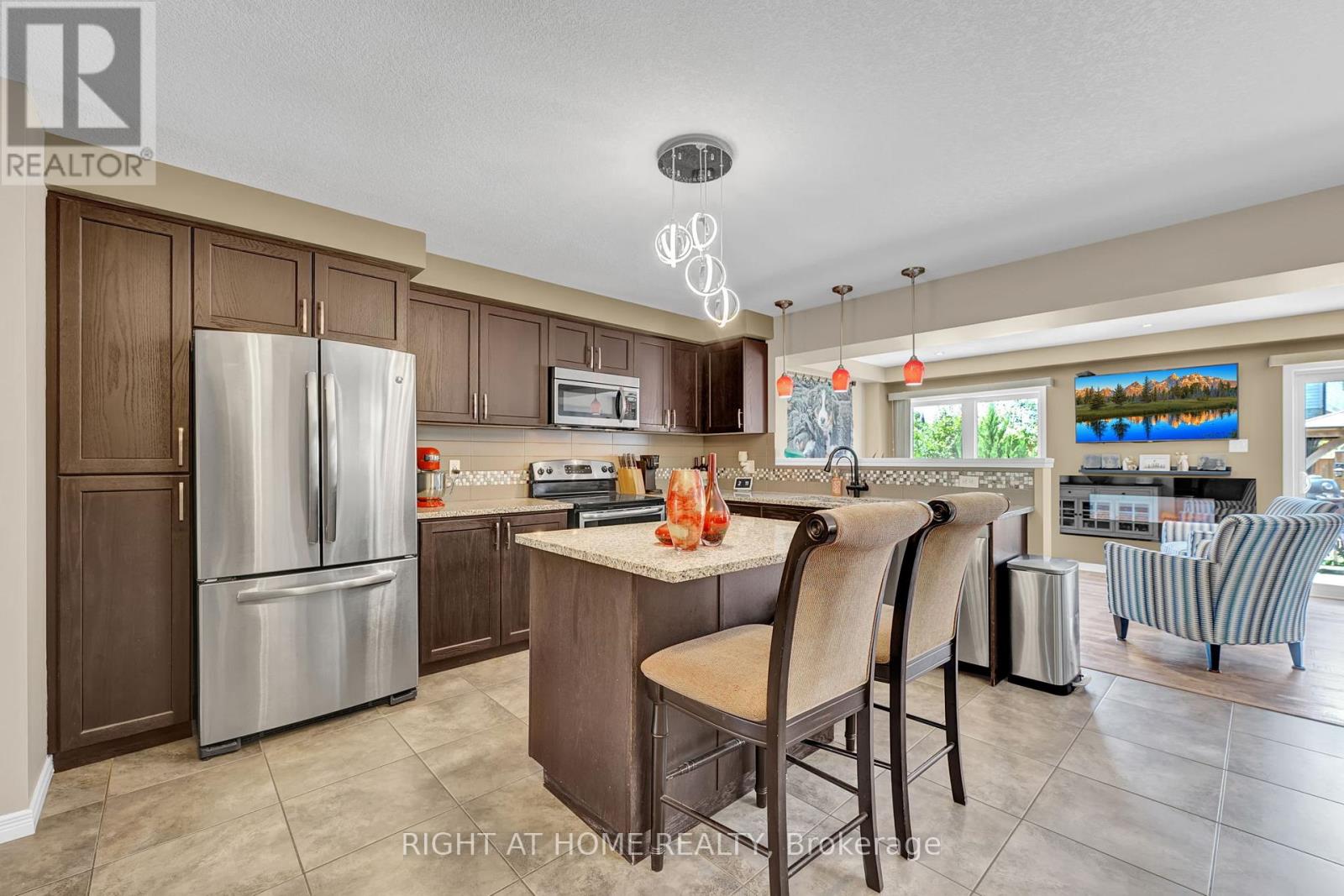 211 Hardcastle Drive, Cambridge, Ontario  N1S 0A8 - Photo 9 - X12484123