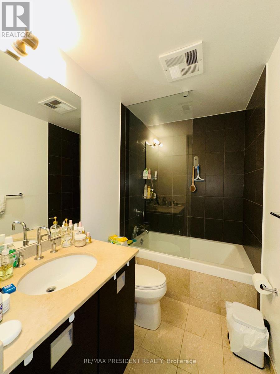 2805 - 33 Charles Street E, Toronto, Ontario  M4Y 0A2 - Photo 10 - C12484171