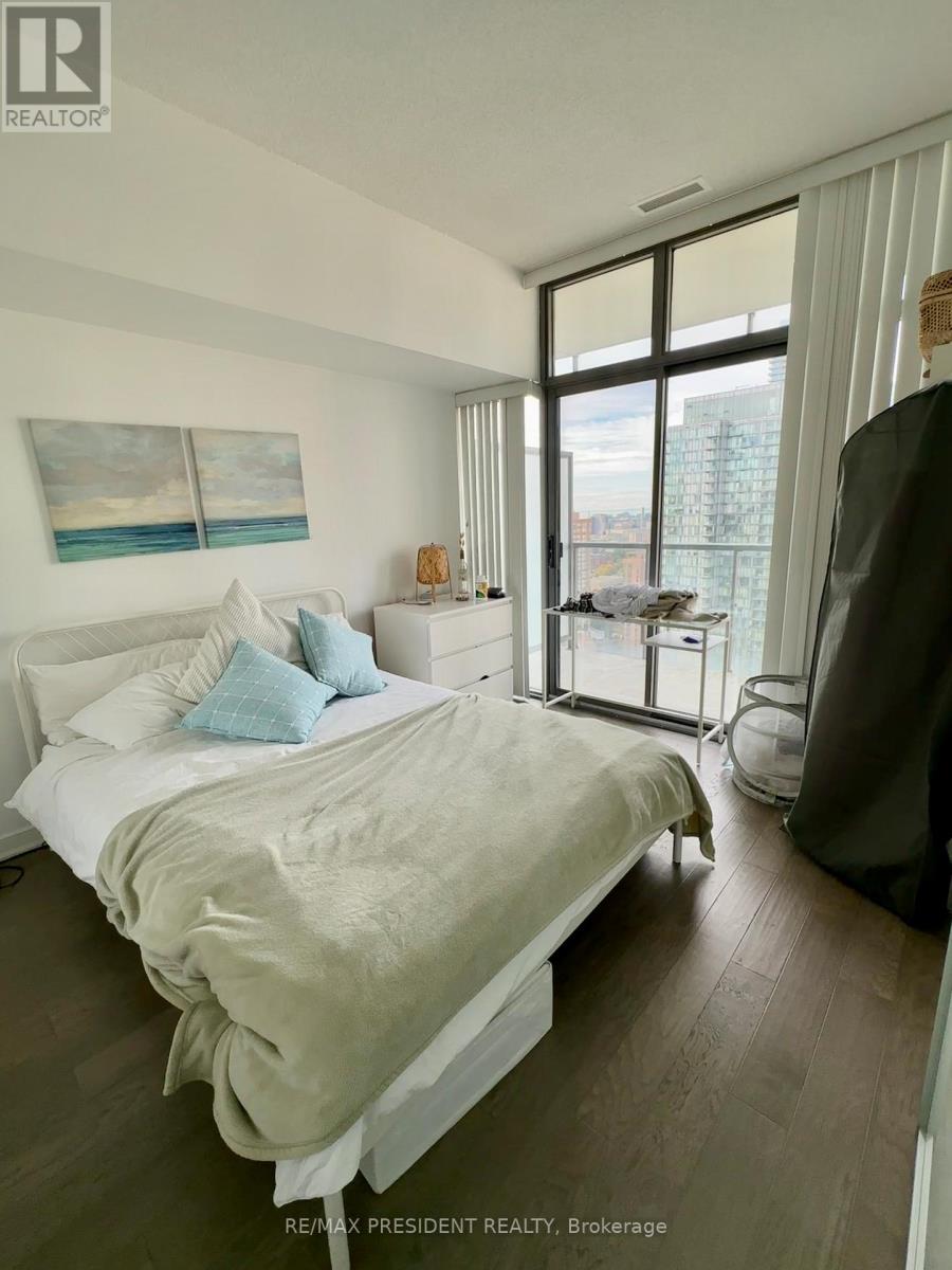 2805 - 33 Charles Street E, Toronto, Ontario  M4Y 0A2 - Photo 7 - C12484171