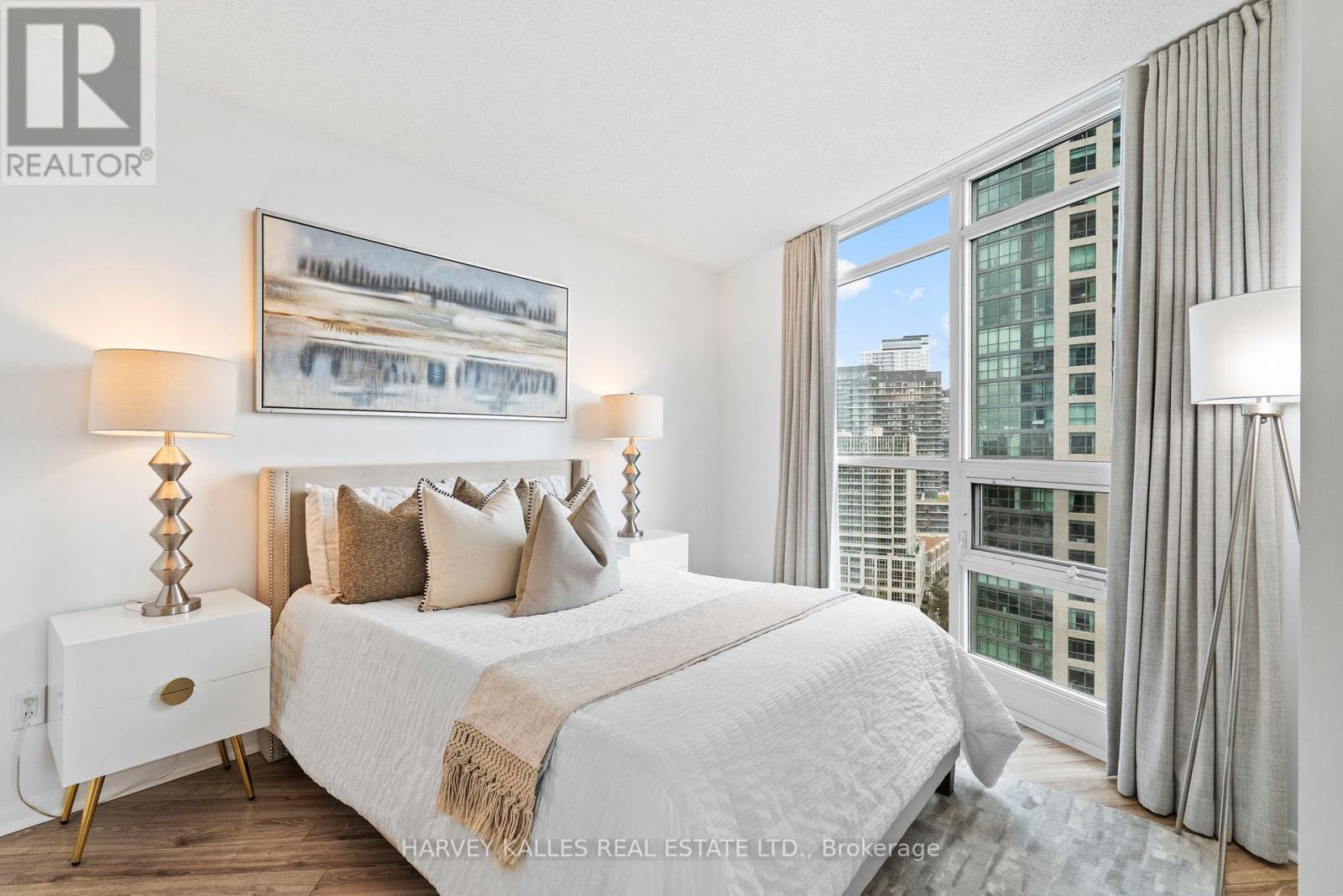 1608 - 219 Fort York Boulevard, Toronto, Ontario  M5V 1B1 - Photo 17 - C12484184