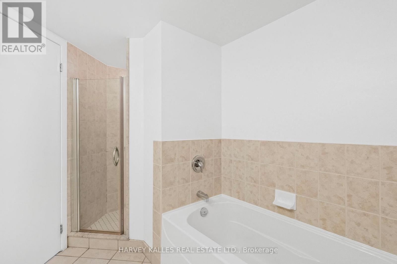 1608 - 219 Fort York Boulevard, Toronto, Ontario  M5V 1B1 - Photo 23 - C12484184