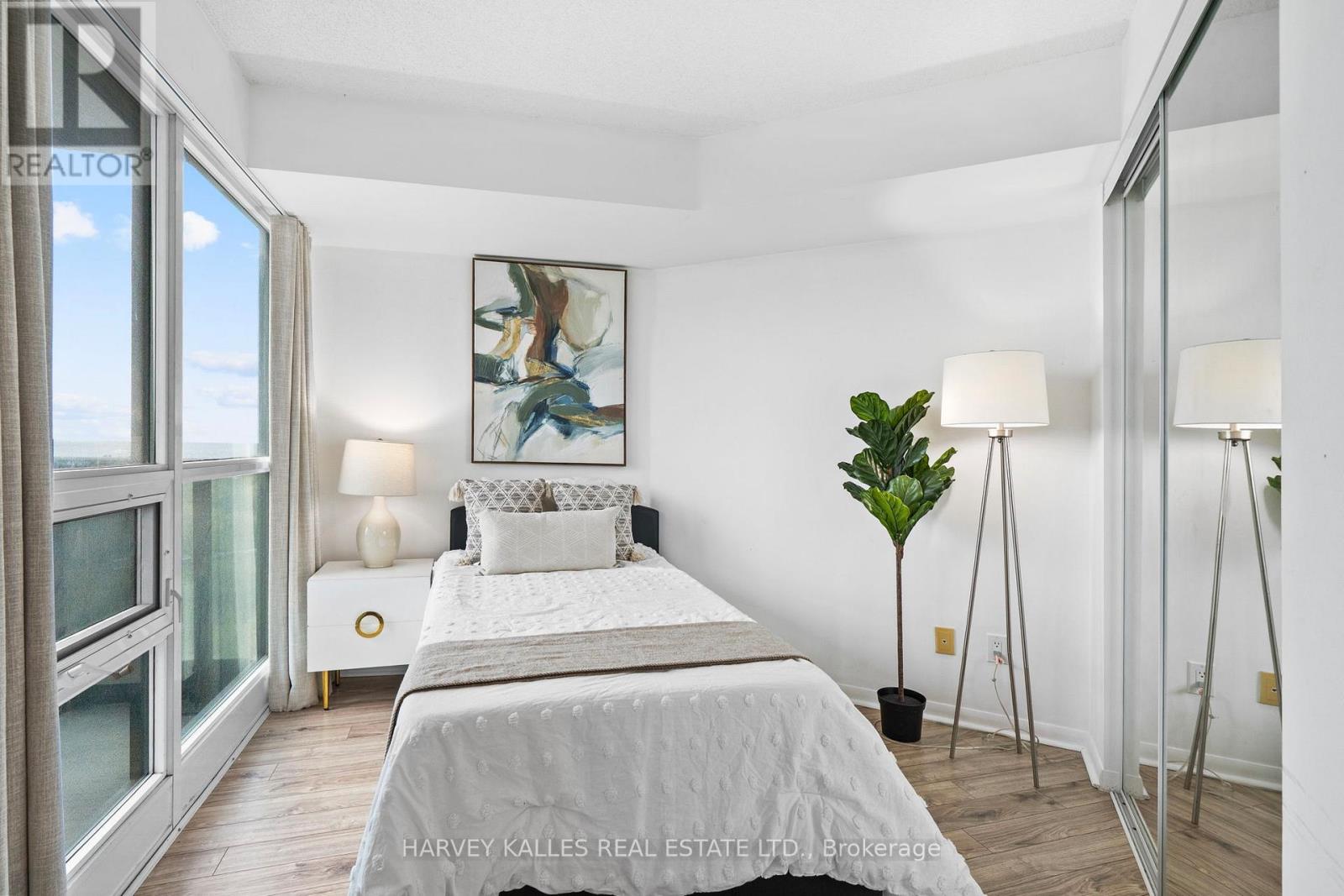 1608 - 219 Fort York Boulevard, Toronto, Ontario  M5V 1B1 - Photo 26 - C12484184