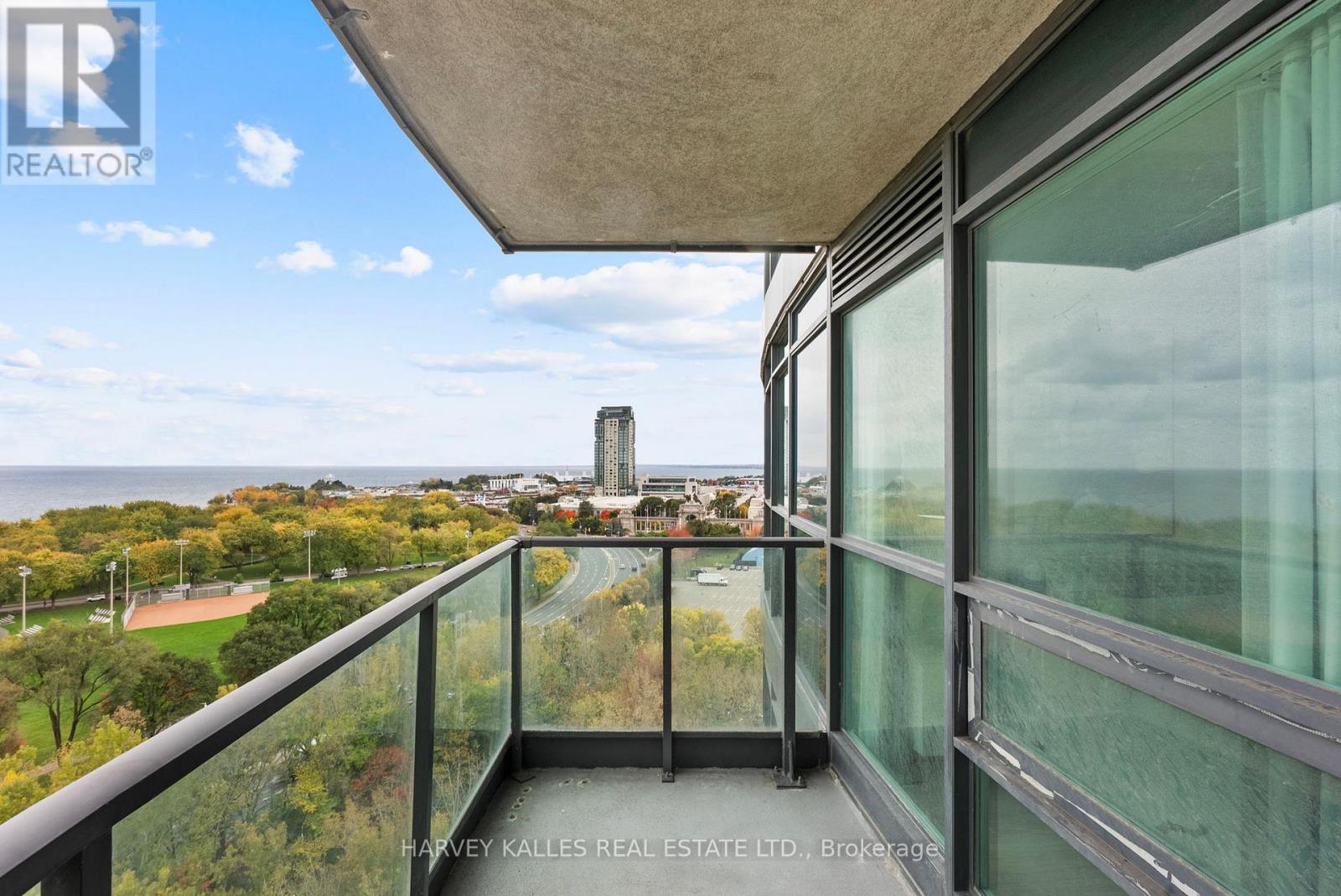 1608 - 219 Fort York Boulevard, Toronto, Ontario  M5V 1B1 - Photo 28 - C12484184