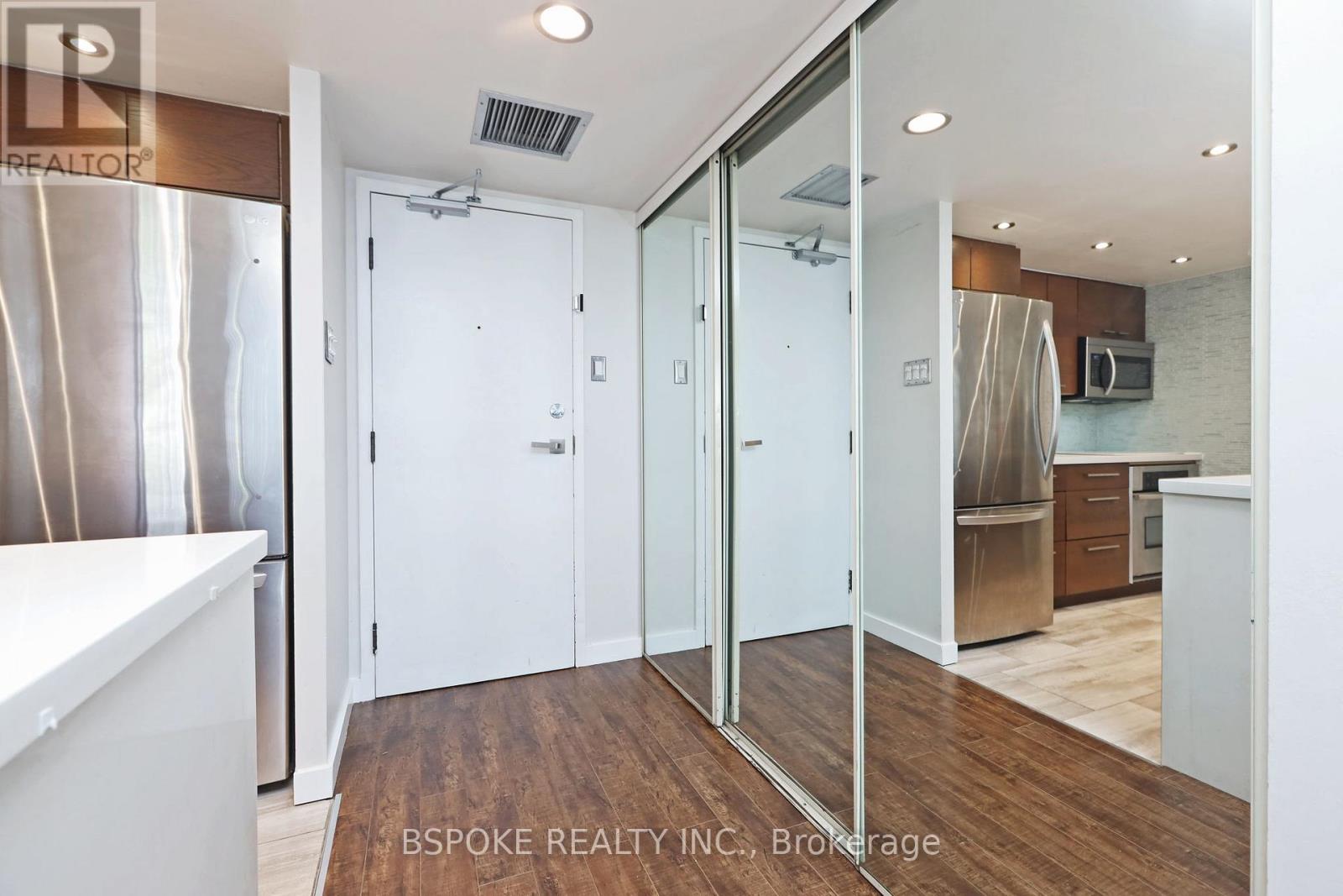 307 - 701 King Street W, Toronto, Ontario  M5V 2W7 - Photo 4 - C12484228