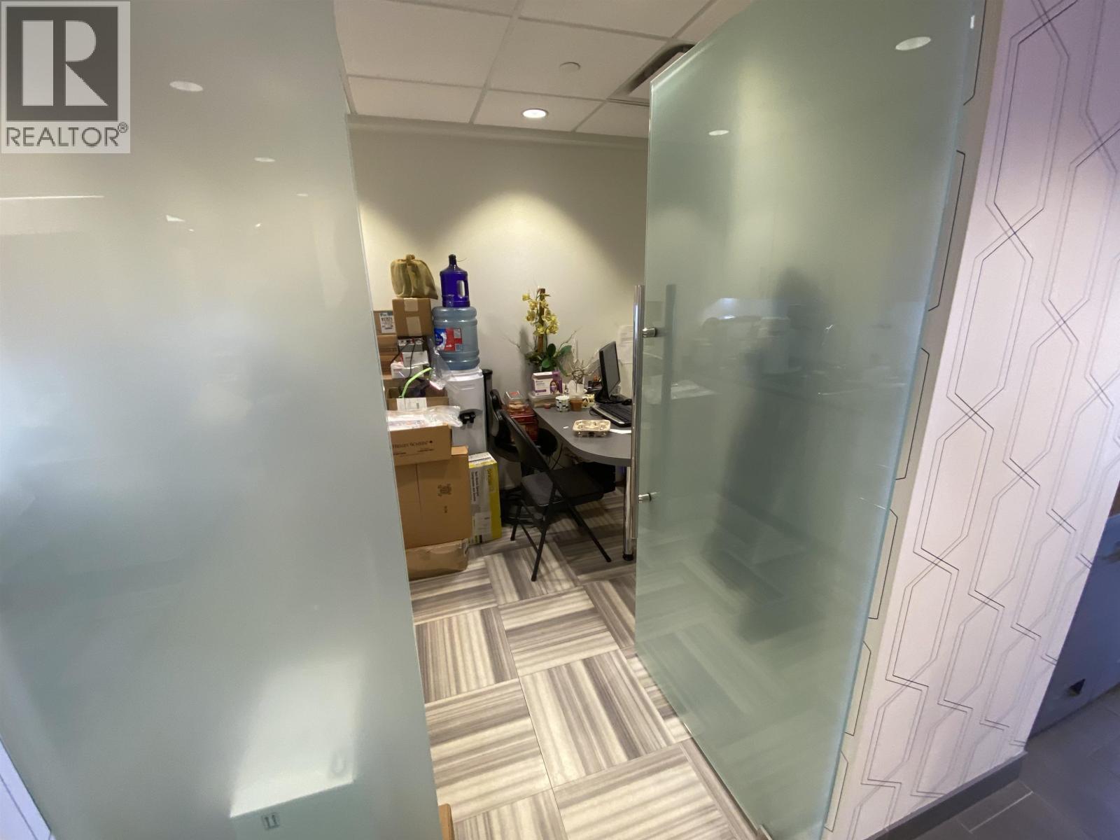 Listing Picture 21 of 40 : 120 8228 WESTMINSTER HIGHWAY, Richmond / 烈治文 - 魯藝地產 Yvonne Lu Group - MLS Medallion Club Member