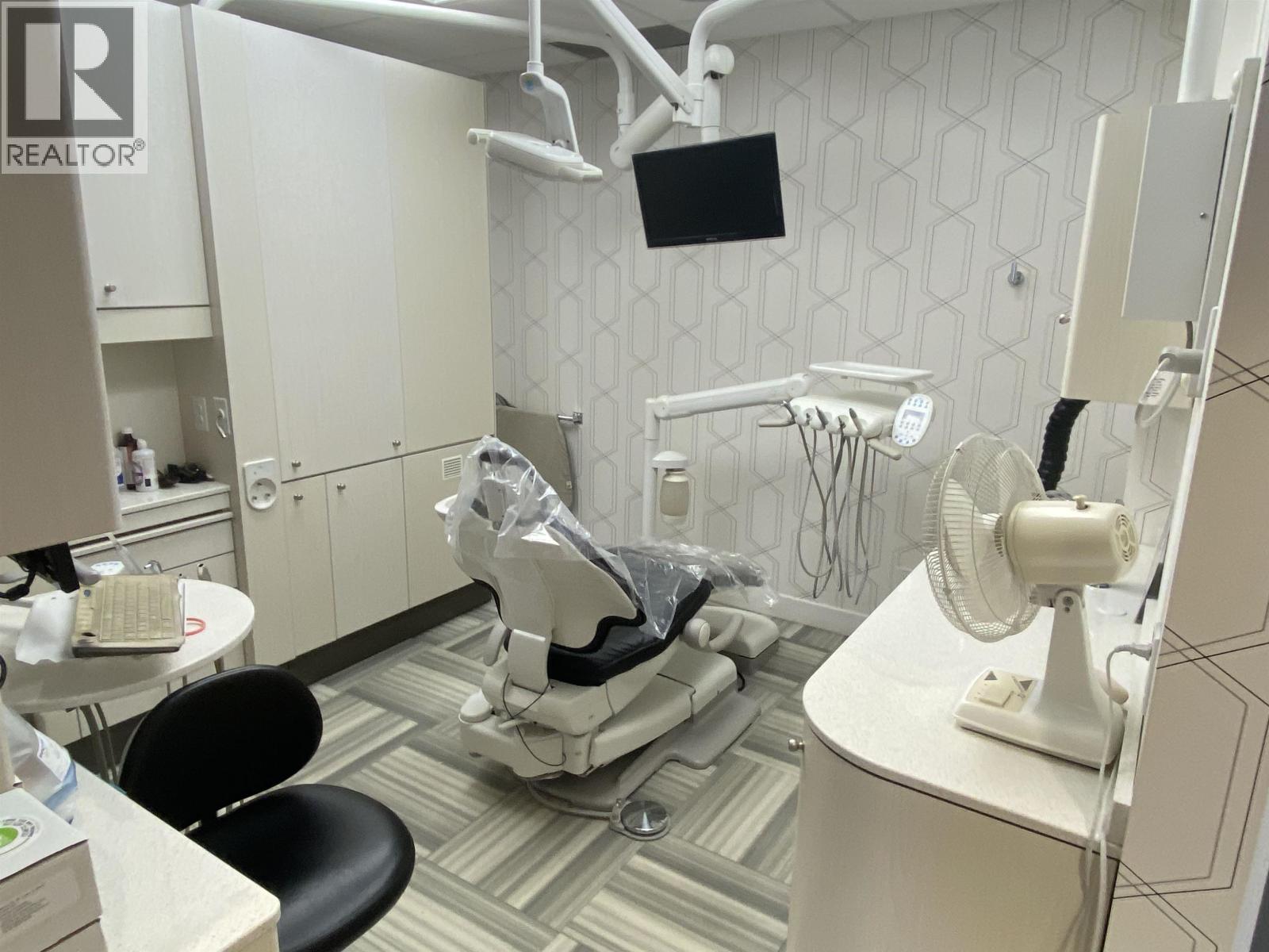 Listing Picture 15 of 40 : 120 8228 WESTMINSTER HIGHWAY, Richmond / 烈治文 - 魯藝地產 Yvonne Lu Group - MLS Medallion Club Member