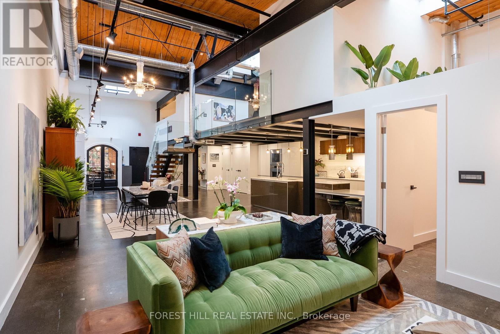 123 - 326 CARLAW AVENUE, Toronto, Ontario