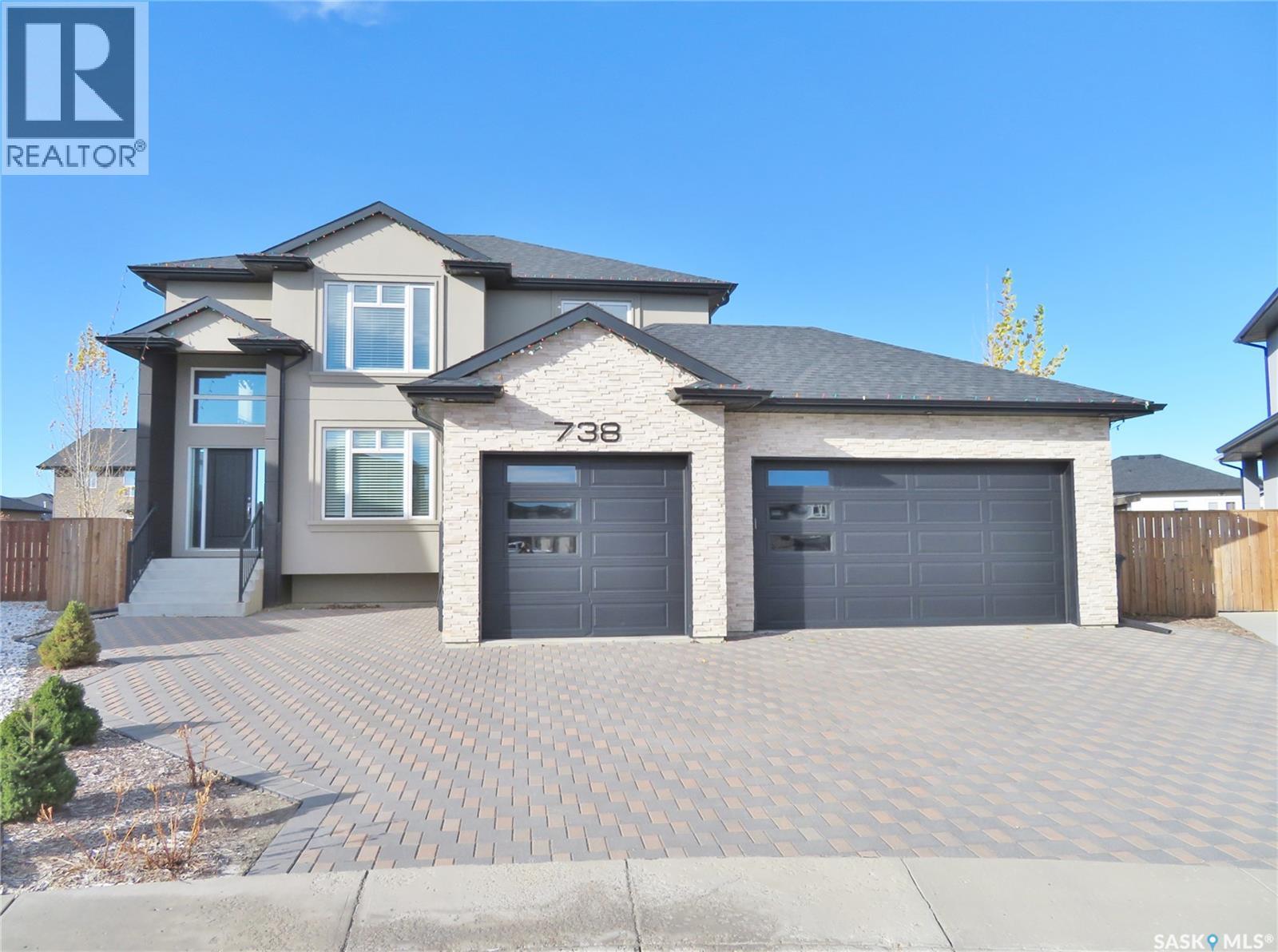 738 Pichler COVE, Saskatoon, Saskatchewan