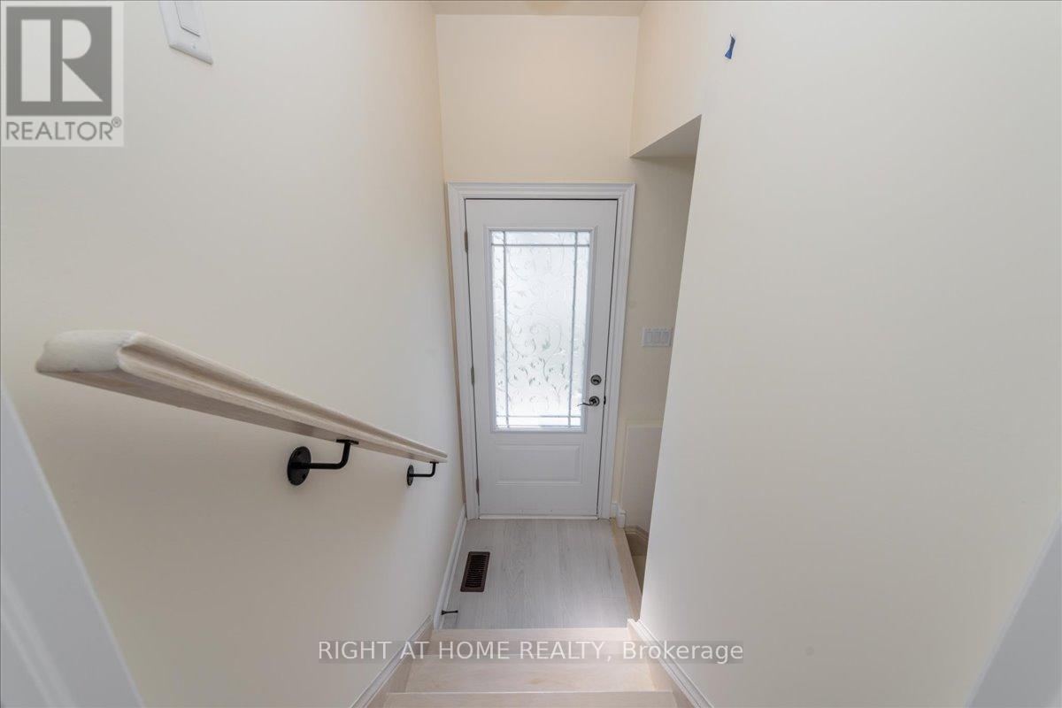 78 Lorne Thomas Place, New Tecumseth, Ontario  L9R 0V8 - Photo 27 - N12484149