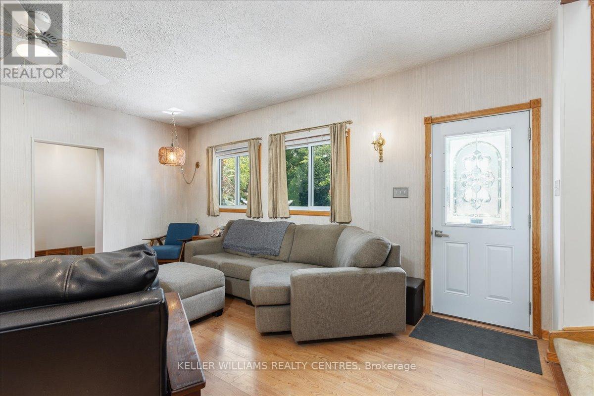 146 Queensville Side Road, East Gwillimbury, Ontario  L9N 0G2 - Photo 5 - N12484202