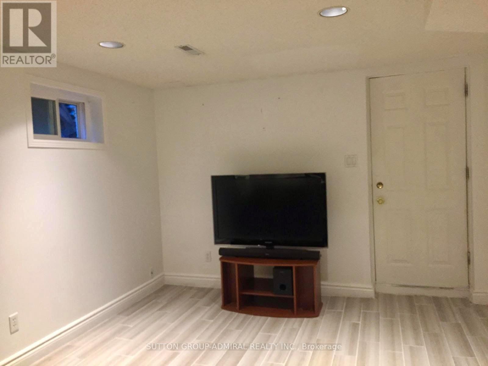 10 Charnwood Place, Markham, Ontario  L3T 5H3 - Photo 8 - N12484205