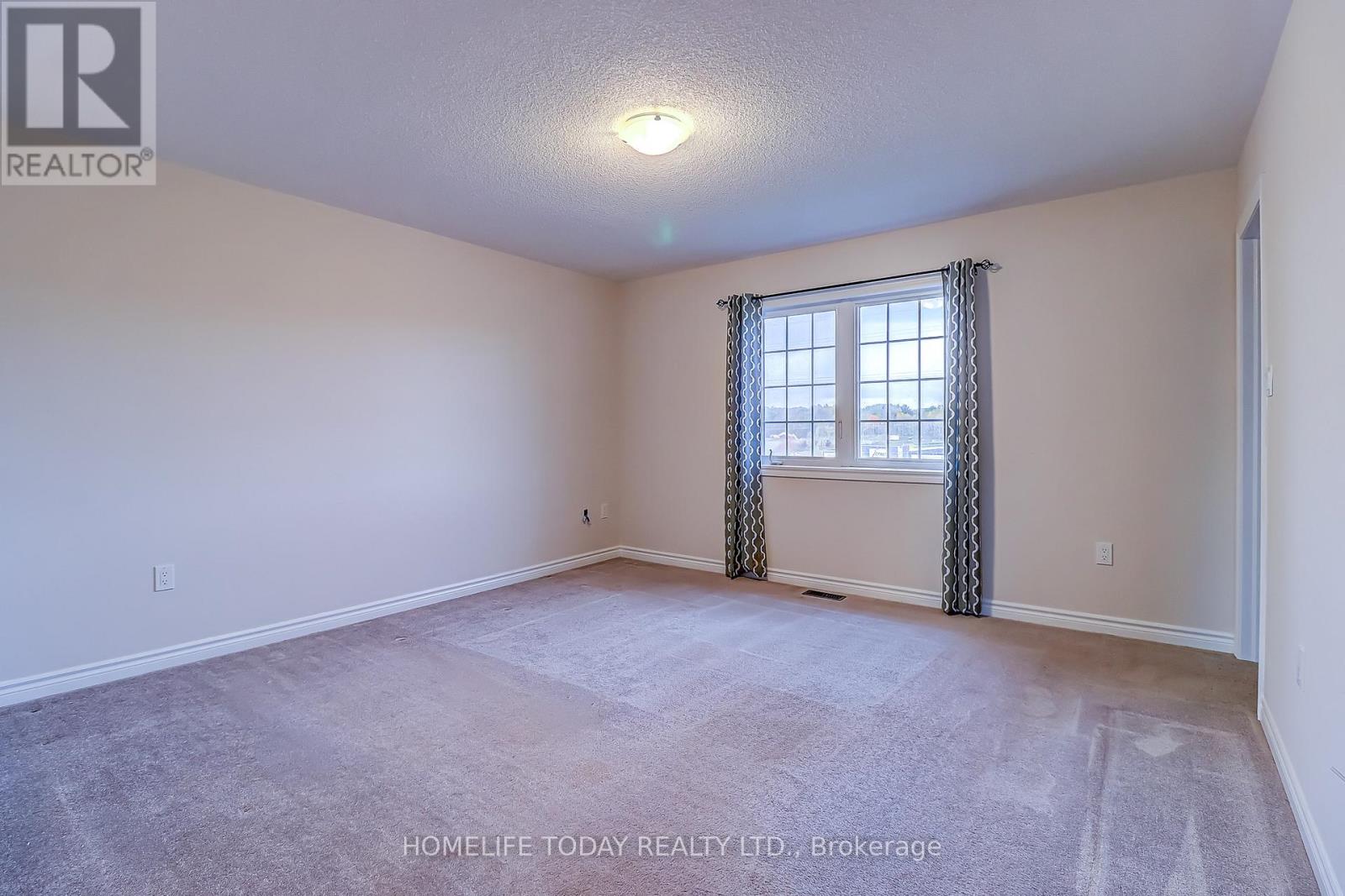 67 Daniele Crescent, Bradford West Gwillimbury (Bradford), Ontario  L3Z 0V7 - Photo 14 - N12484224