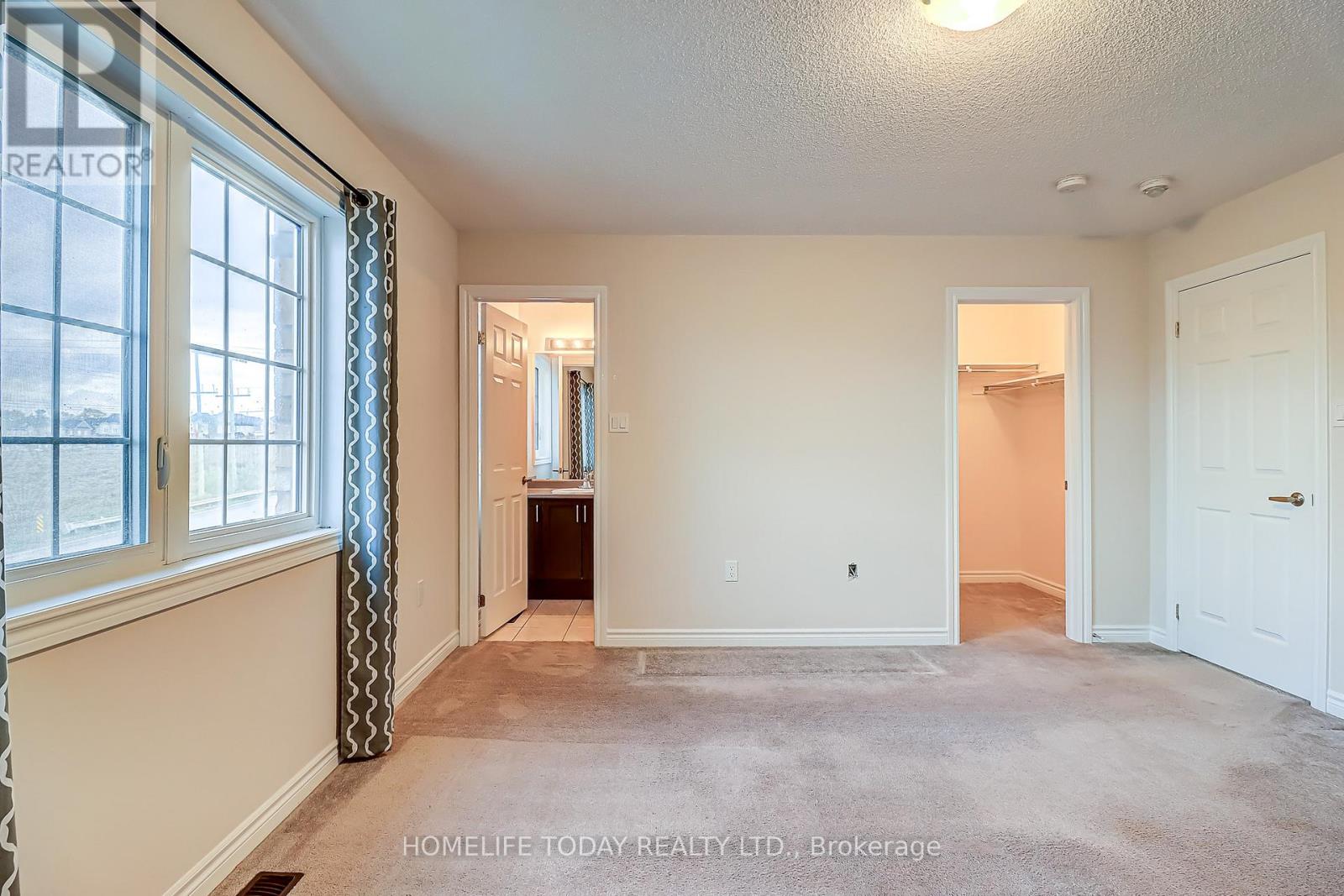 67 Daniele Crescent, Bradford West Gwillimbury (Bradford), Ontario  L3Z 0V7 - Photo 17 - N12484224