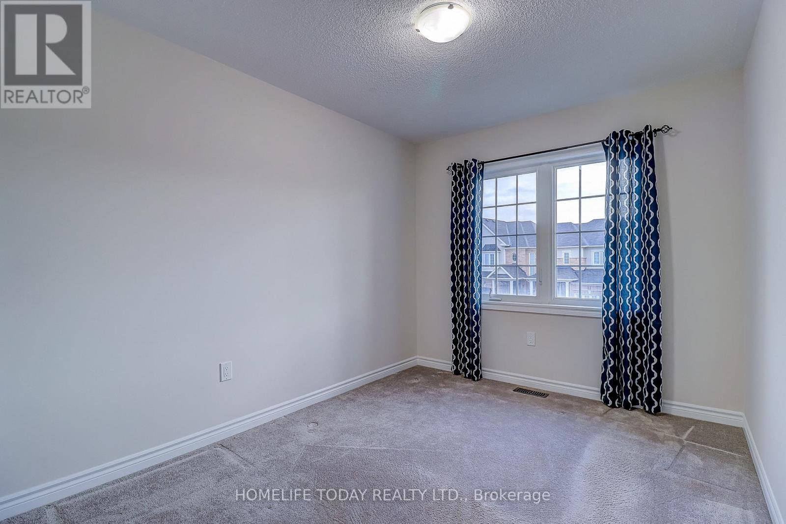 67 Daniele Crescent, Bradford West Gwillimbury (Bradford), Ontario  L3Z 0V7 - Photo 18 - N12484224