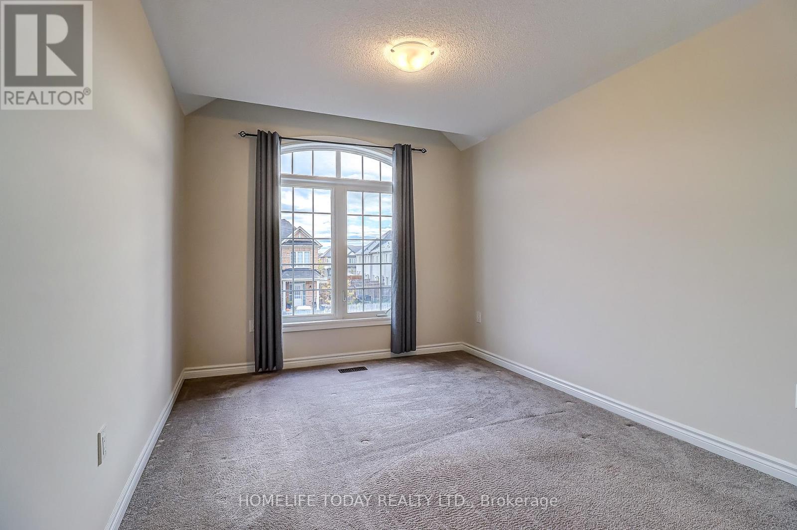 67 Daniele Crescent, Bradford West Gwillimbury (Bradford), Ontario  L3Z 0V7 - Photo 21 - N12484224