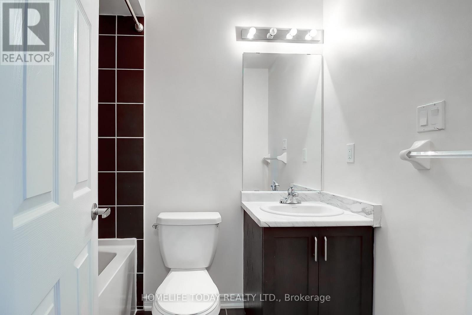 67 Daniele Crescent, Bradford West Gwillimbury (Bradford), Ontario  L3Z 0V7 - Photo 27 - N12484224