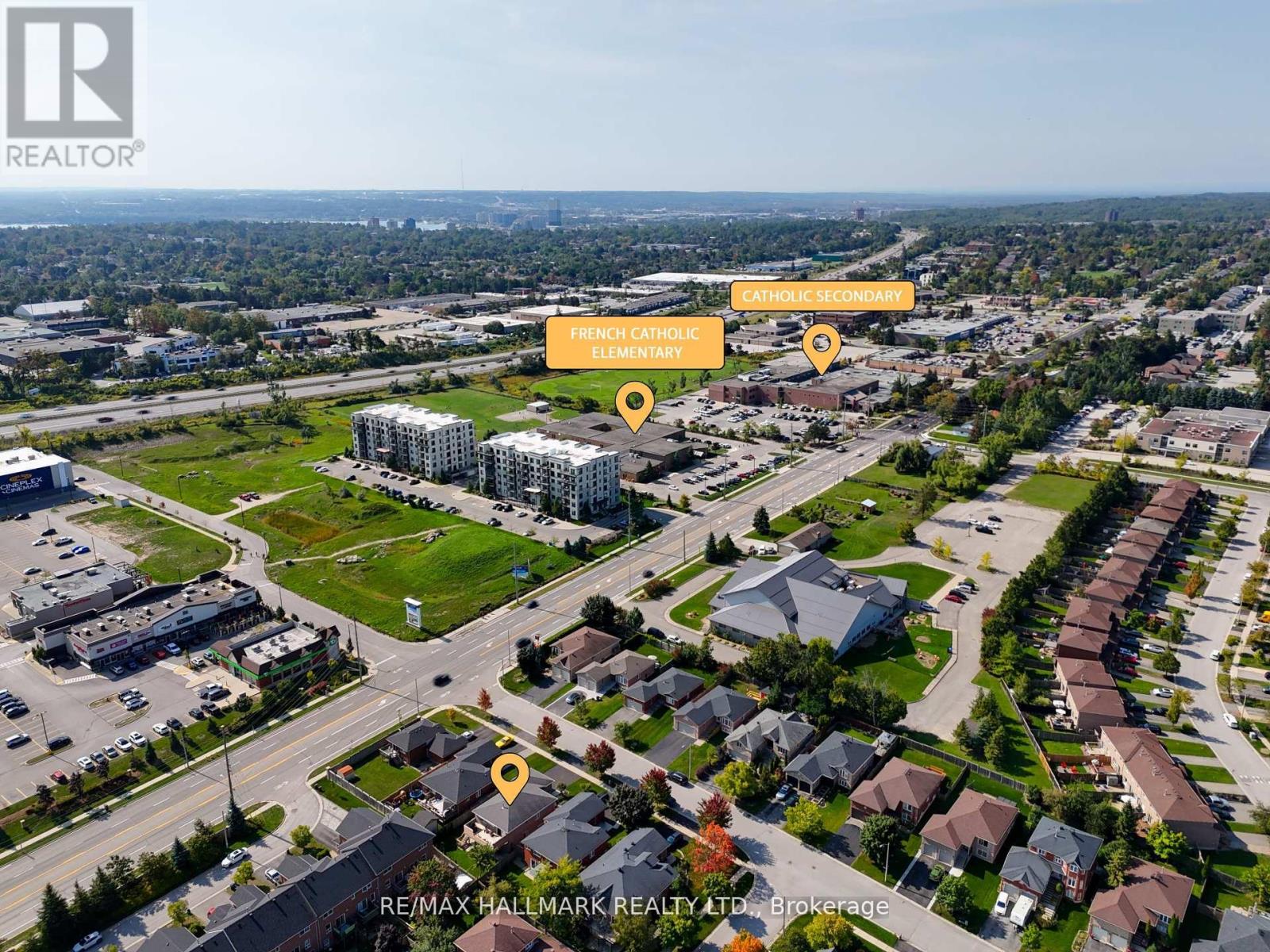 5 Pacific Avenue, Barrie (Little Lake), Ontario  L4M 7E7 - Photo 44 - S12484238