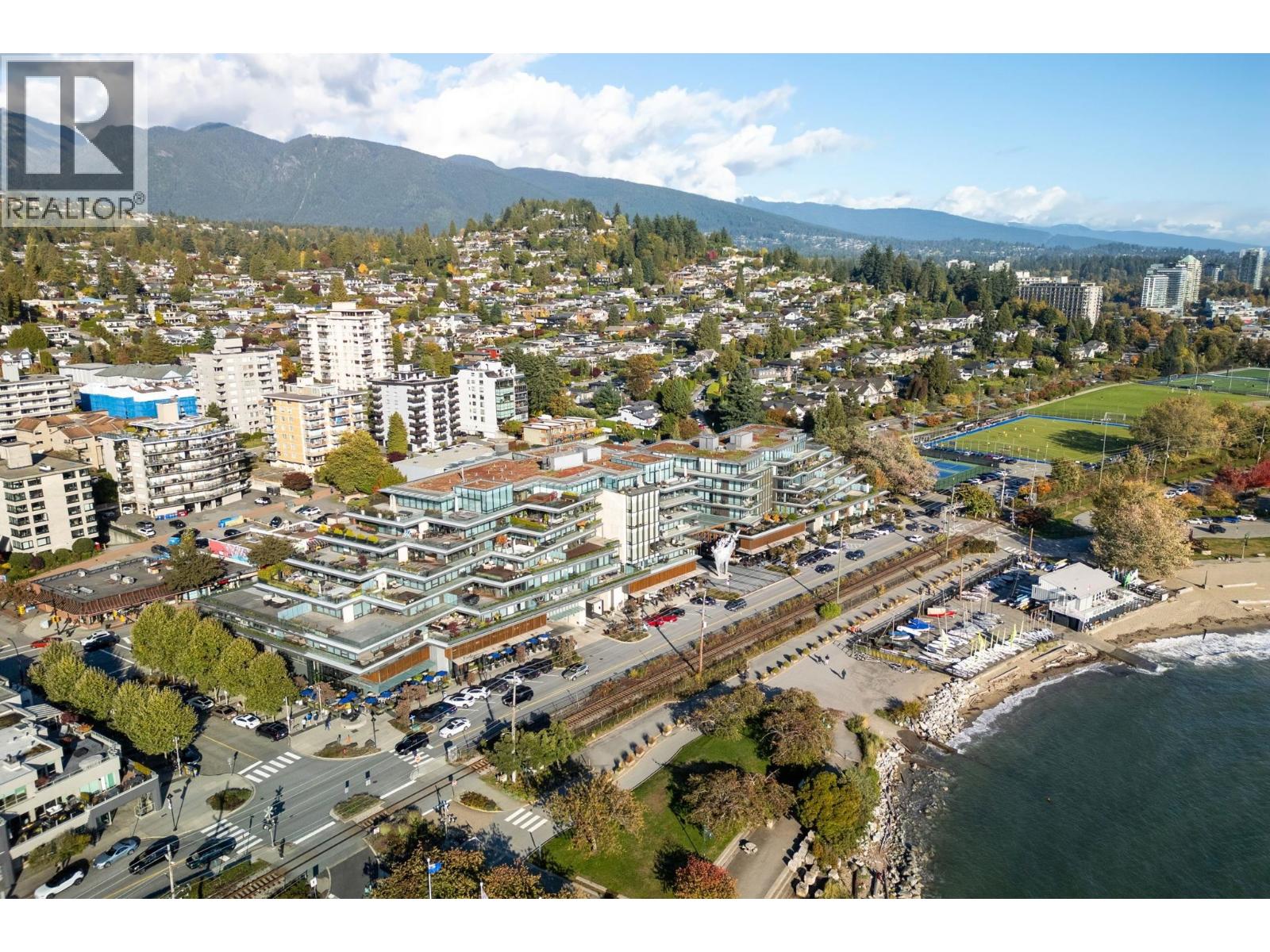 209 1355 Bellevue Avenue, West Vancouver, British Columbia  V7T 0B4 - Photo 2 - R3062050