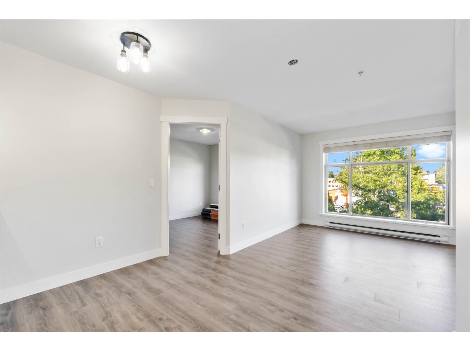 216 13555 Gateway Drive, Surrey, British Columbia  V3T 0B5 - Photo 7 - R3062139