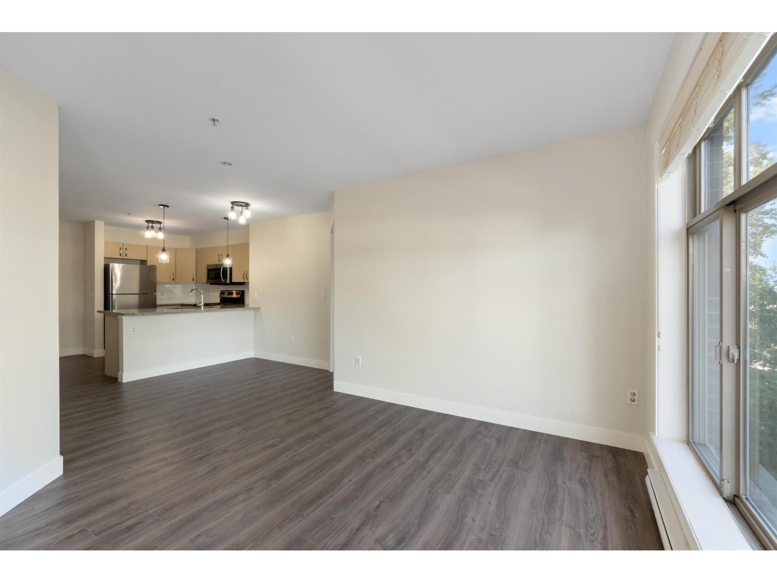 216 13555 Gateway Drive, Surrey, British Columbia  V3T 0B5 - Photo 10 - R3062139