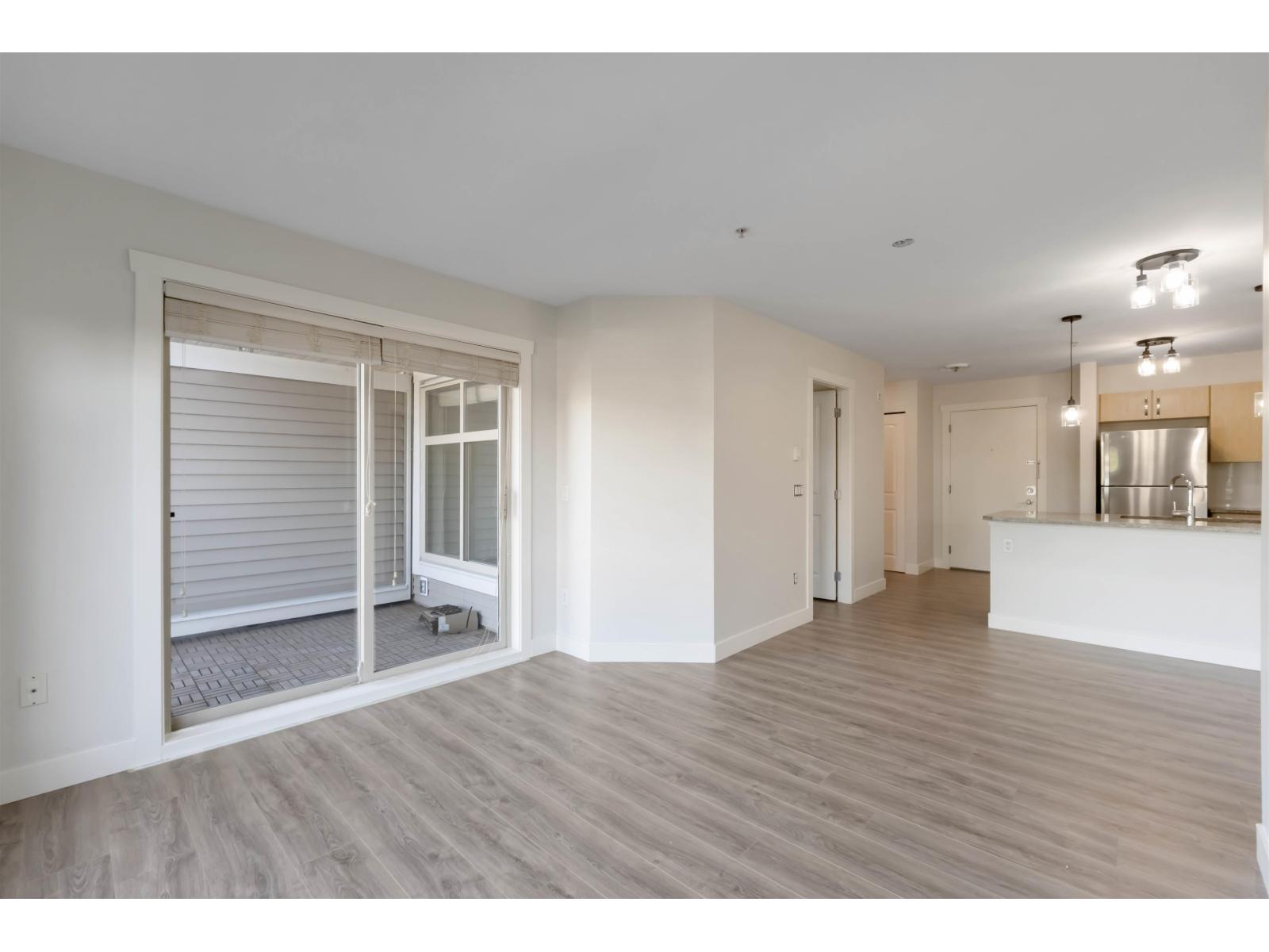 216 13555 Gateway Drive, Surrey, British Columbia  V3T 0B5 - Photo 11 - R3062139