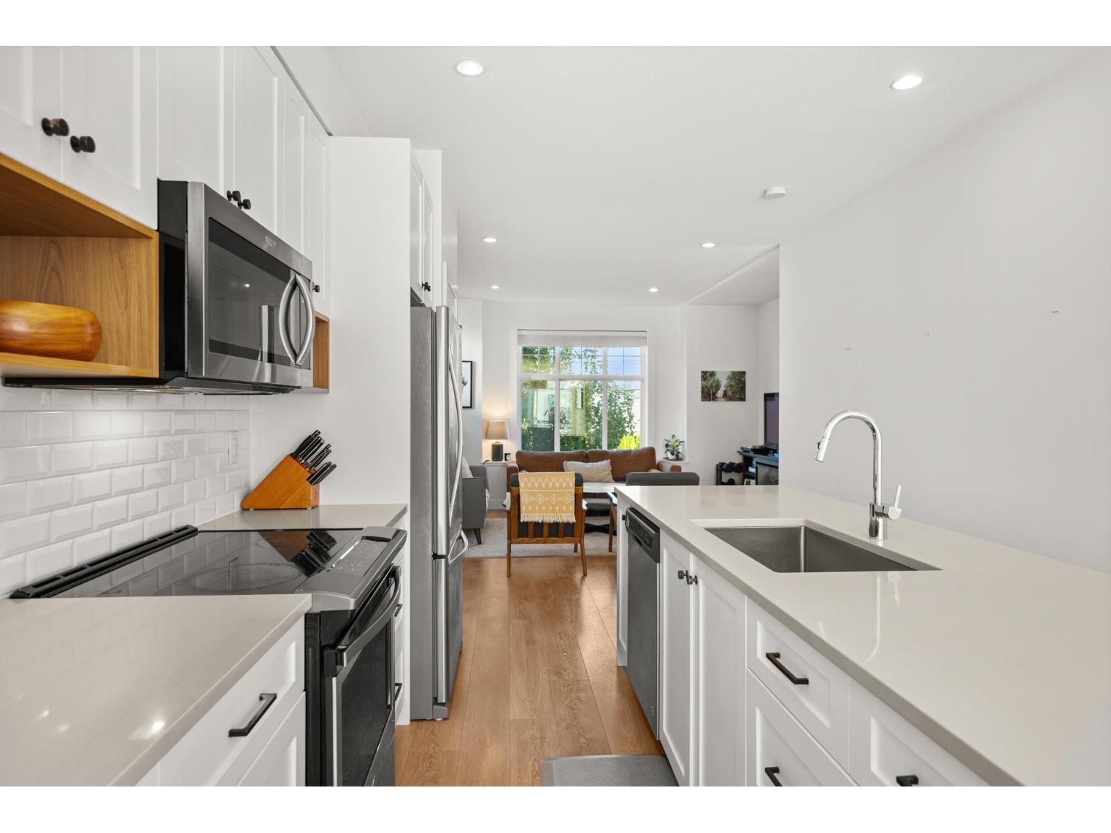 23 27735 Roundhouse Drive, Abbotsford, British Columbia  V4X 0A2 - Photo 13 - R3062001