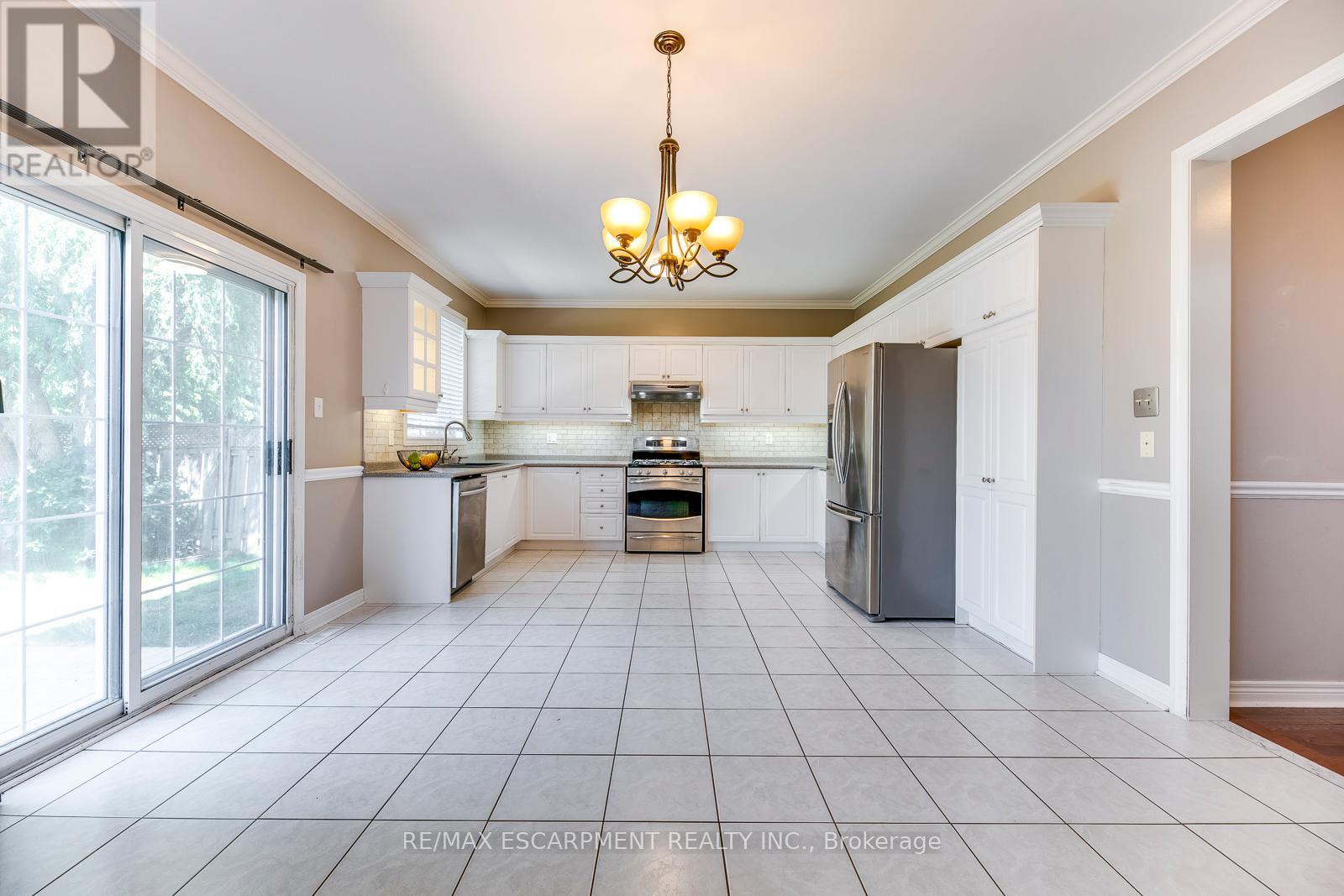 2417 West Ham Road, Oakville, Ontario  L6M 3X6 - Photo 14 - W12484186