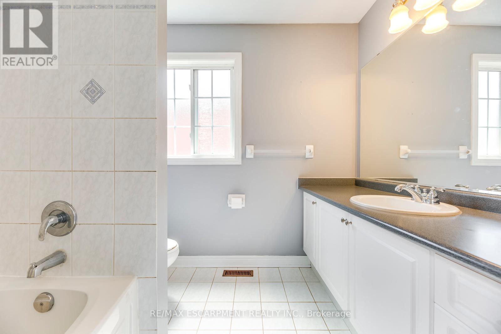 2417 West Ham Road, Oakville, Ontario  L6M 3X6 - Photo 35 - W12484186