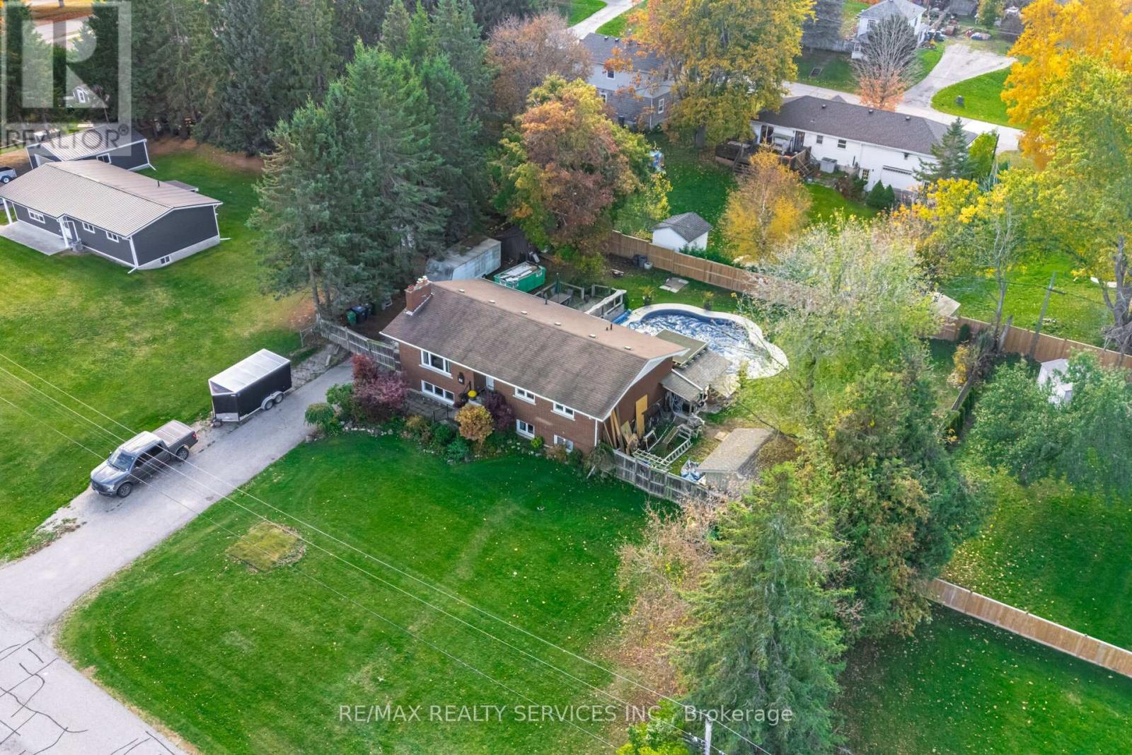 32 Caledon Street, Caledon, Ontario  L7K 0E2 - Photo 2 - W12484192