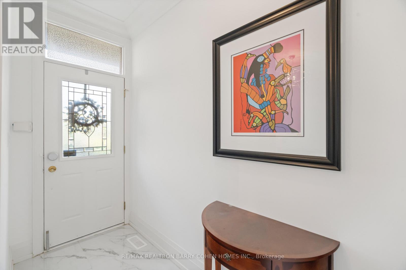 544c Scarlett Road, Toronto, Ontario  M9P 2S2 - Photo 2 - W12484196