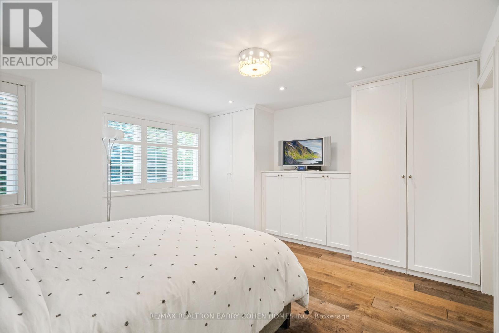 544c Scarlett Road, Toronto, Ontario  M9P 2S2 - Photo 30 - W12484196