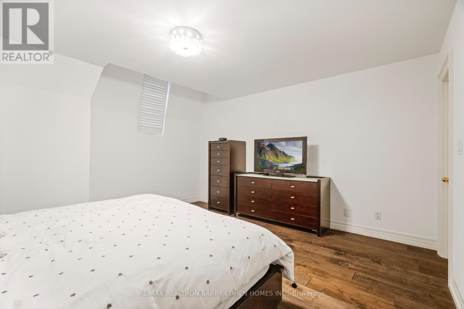 544c Scarlett Road, Toronto, Ontario  M9P 2S2 - Photo 33 - W12484196
